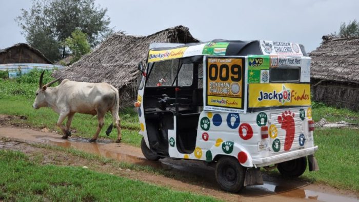 Petualangan Naik Tuk-Tuk